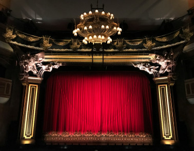 Patient receives free visit to Royal Shakespeare production